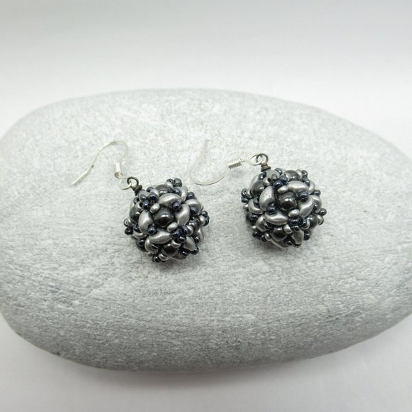 Handwoven earrings - Picture 3 of 9